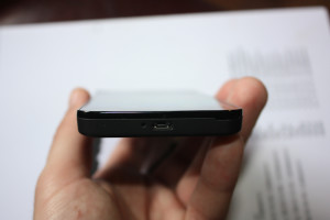 Jiayu G4 - Donja strana (USB utor)